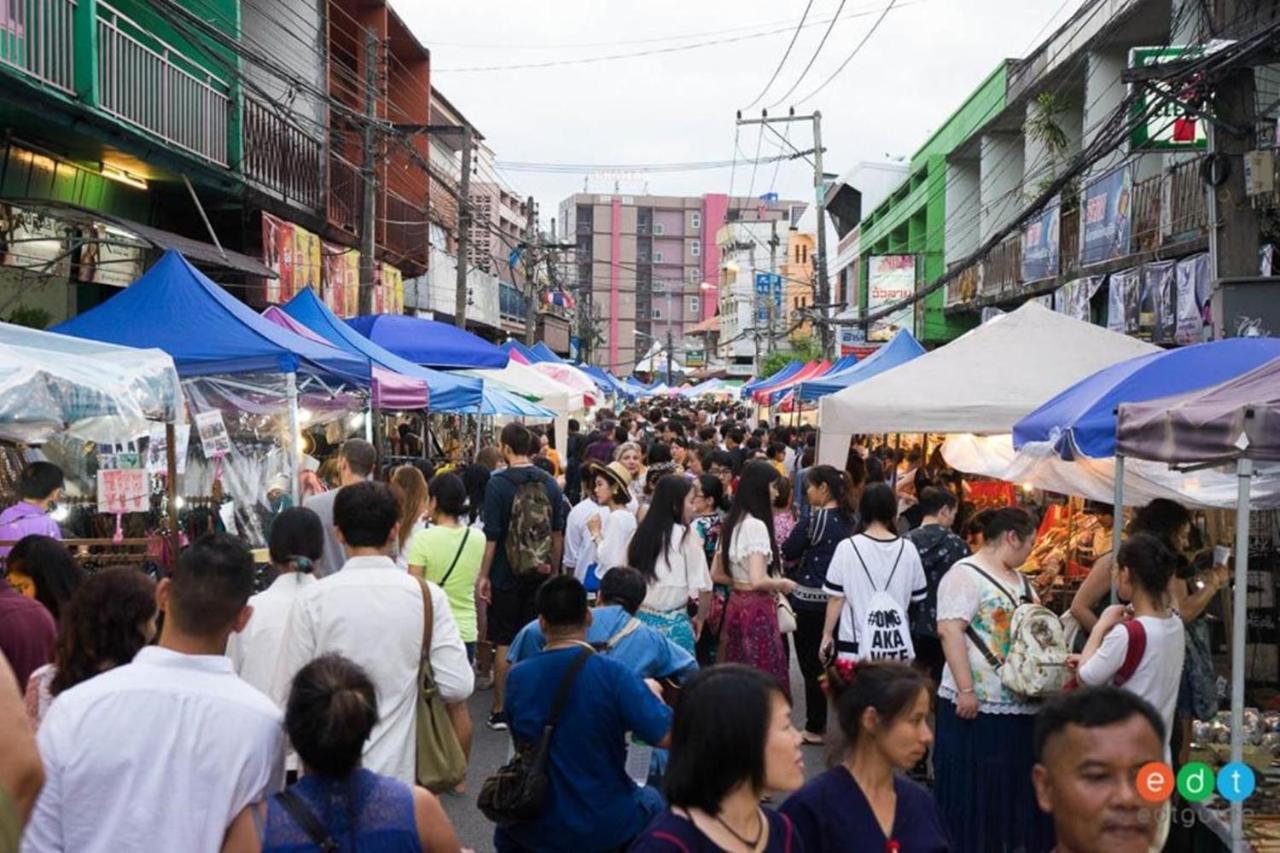 Go Inn Night Bazaar Chiang Mai Exterior foto